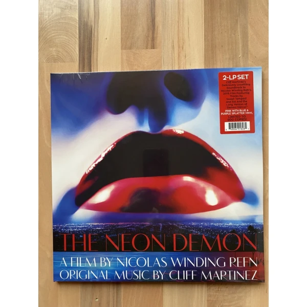 Cliff Martinez - The Neon Demon uszkodzenie okładki  (Limit